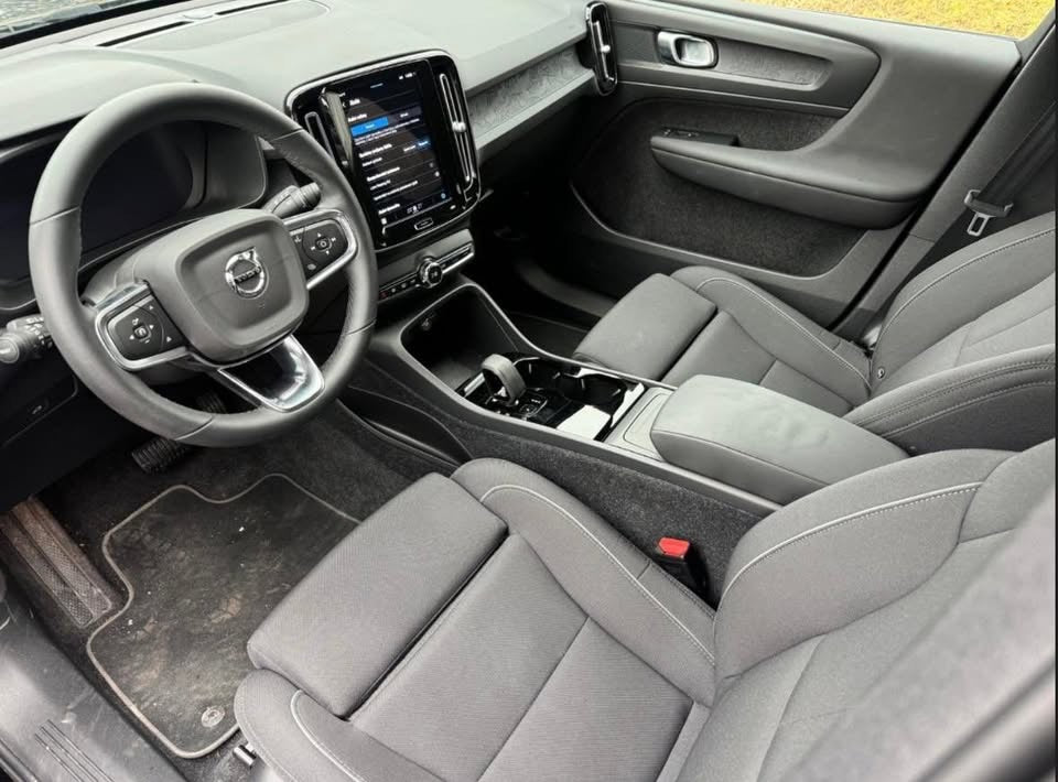 Volvo XC40 Core Recharge Pure Electric