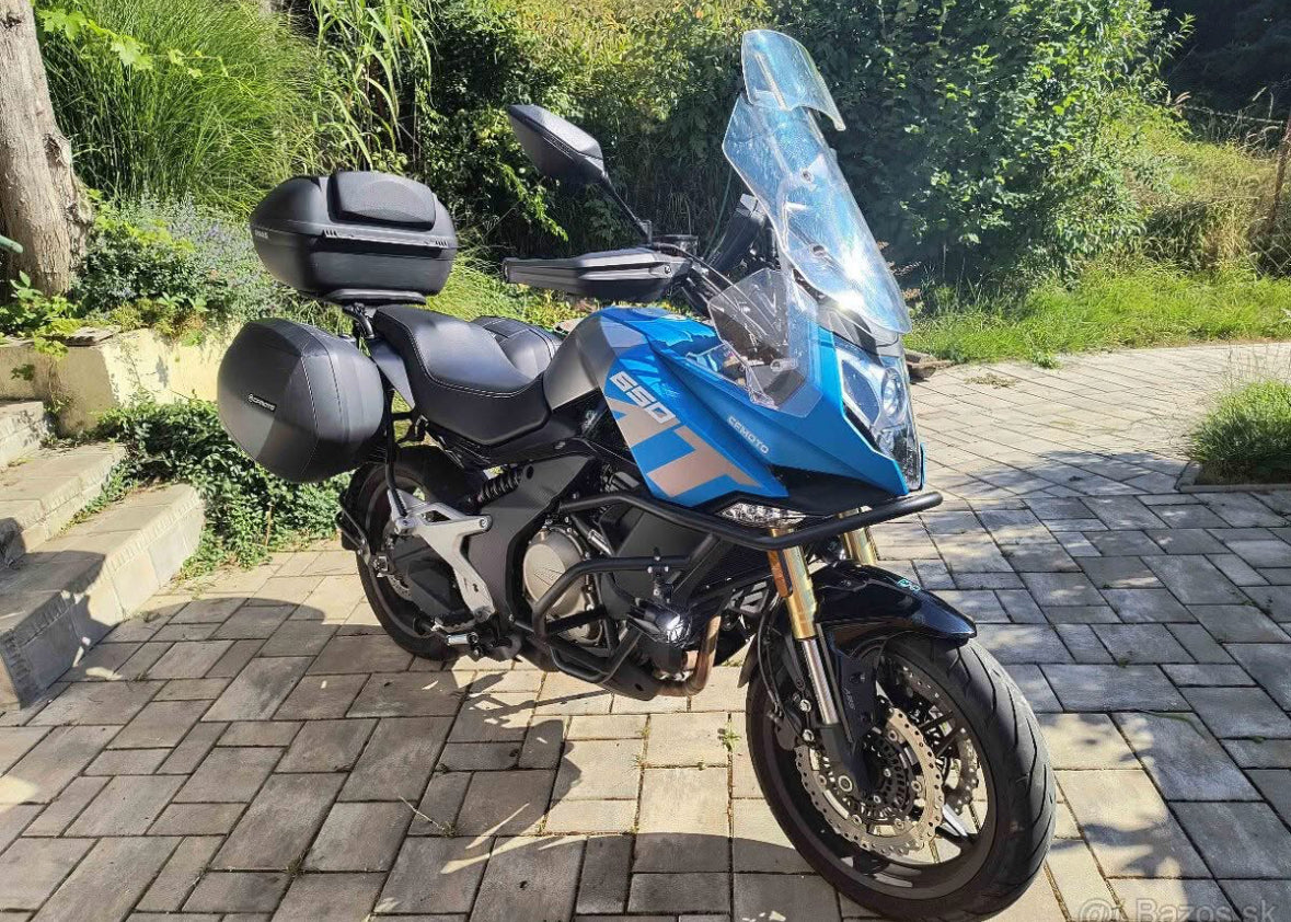 CF moto 650 MT