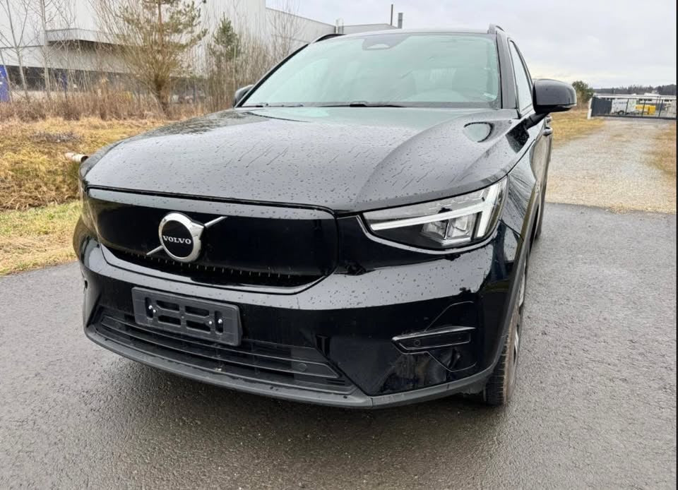 Volvo XC40 Core Recharge Pure Electric