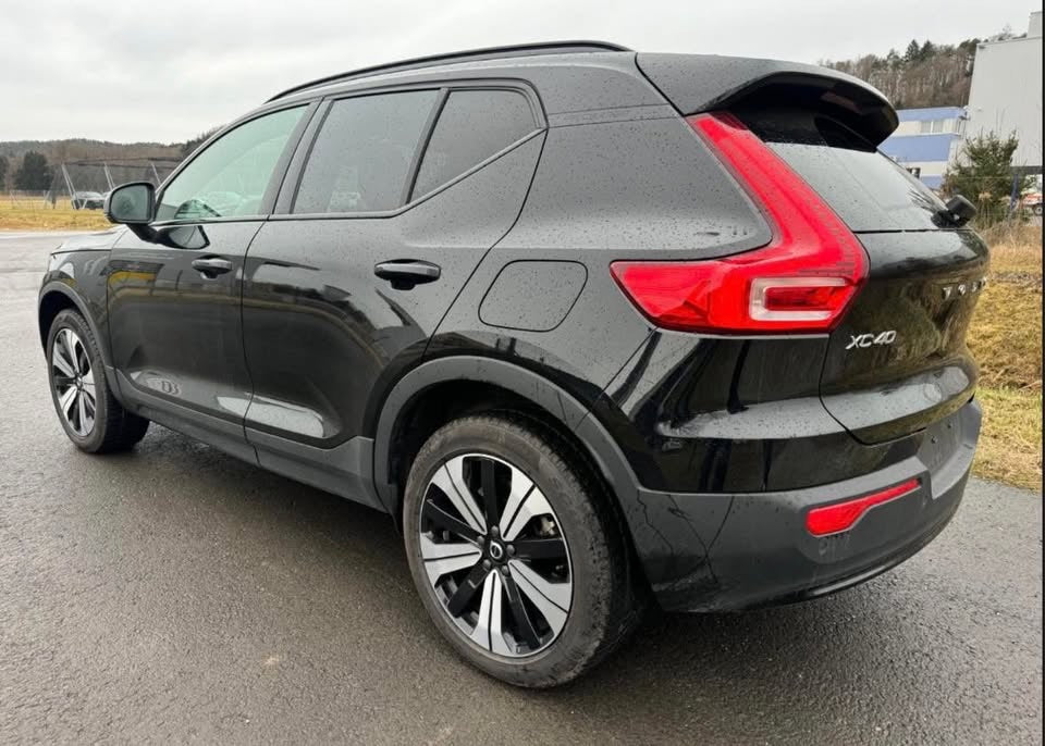 Volvo XC40 Core Recharge Pure Electric