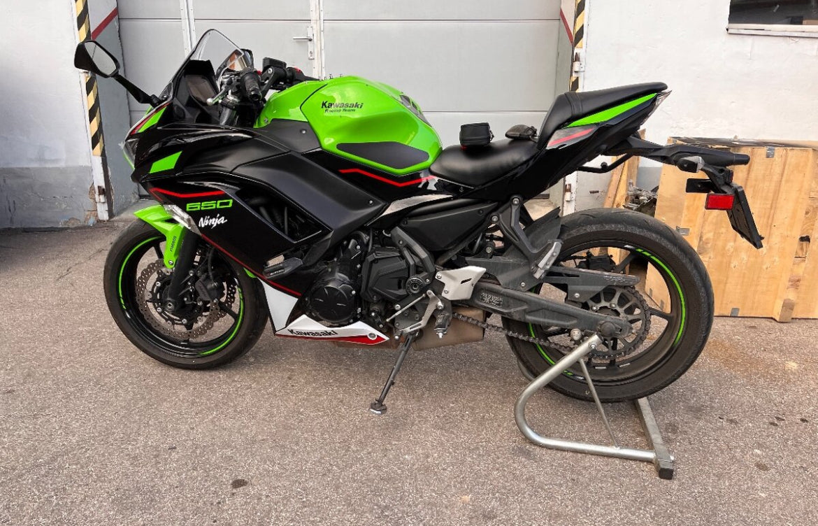 Kawasaki Ninja 650 KRT 2022 - este v ZARUKE