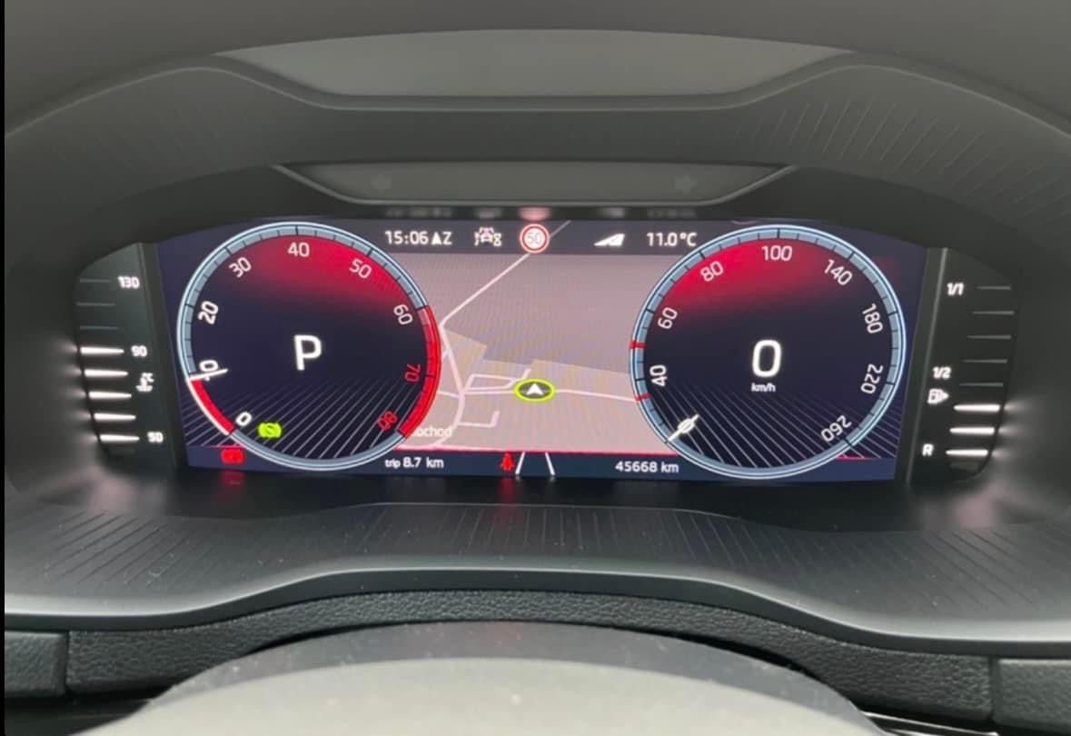 🚗 Škoda Karoq 1.5 TSI ACT EVO Sportline DSG