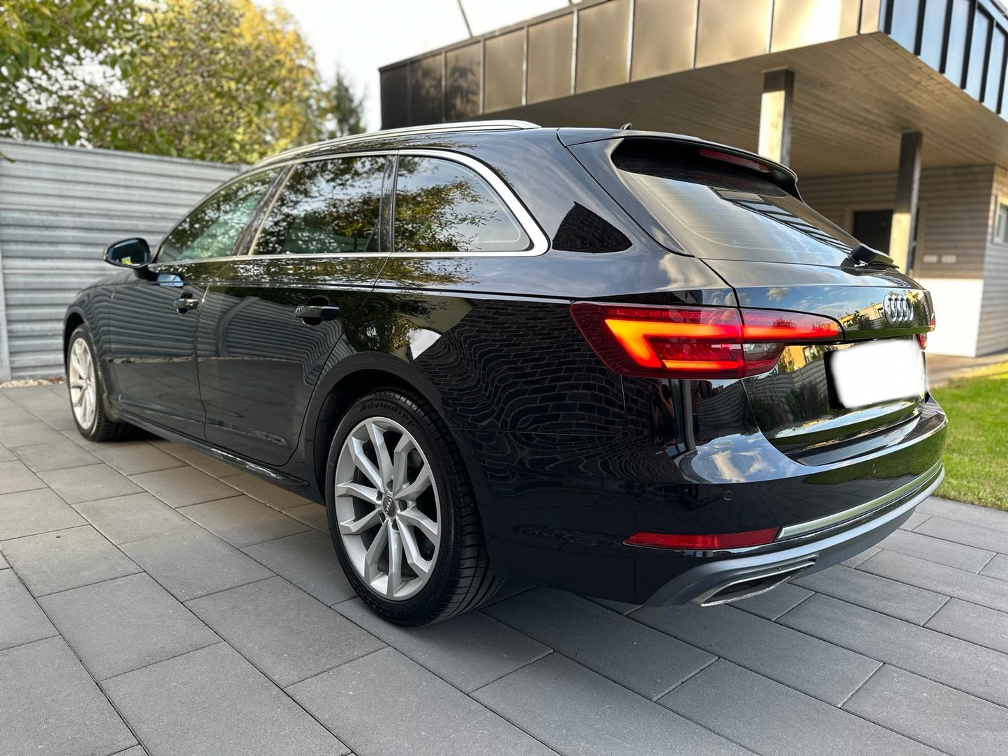 Audi A4 Avant 40 2.0 TDI quattro S tronic