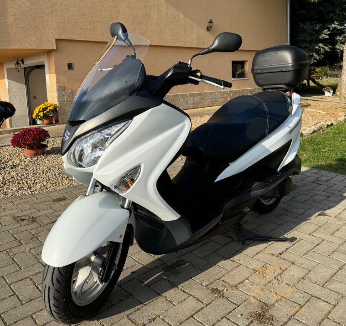 Suzuki Burgman UH 125