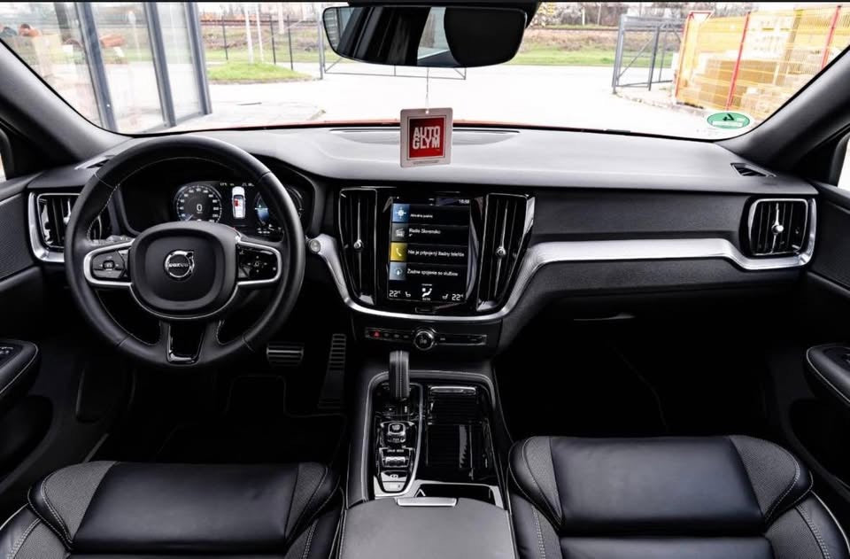 Volvo V60 T6 R-Design