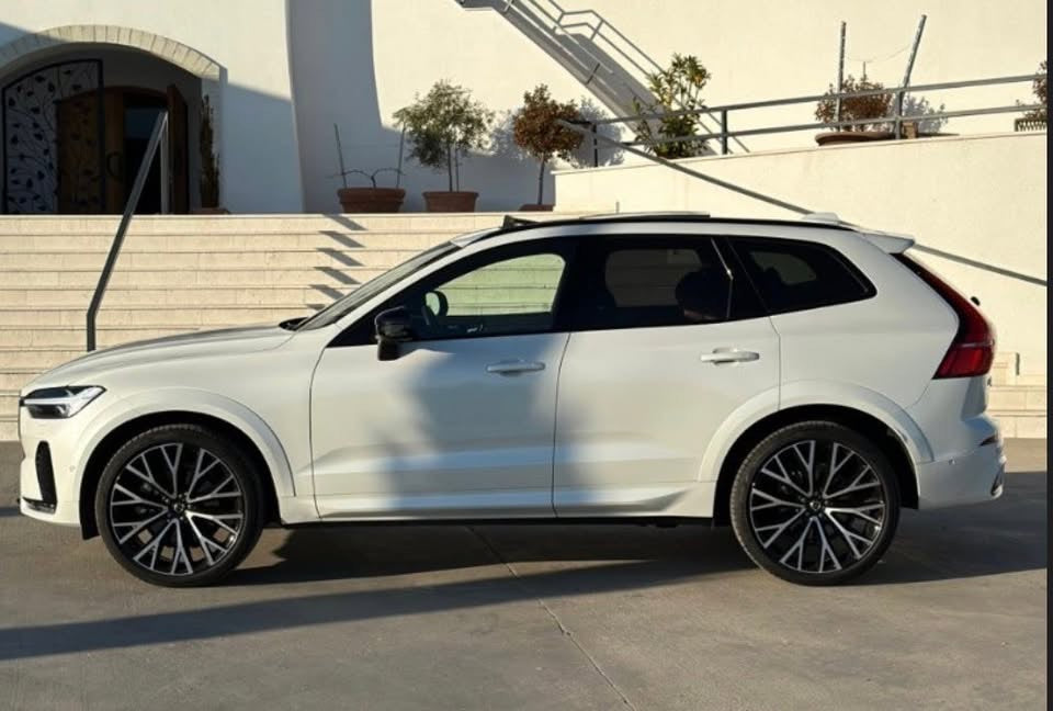 Volvo XC60 B5 R-Design