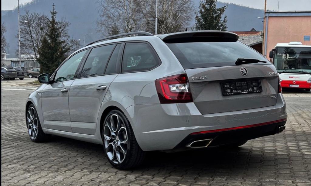 Škoda Octavia Combi 2.0 TSI RS DSG