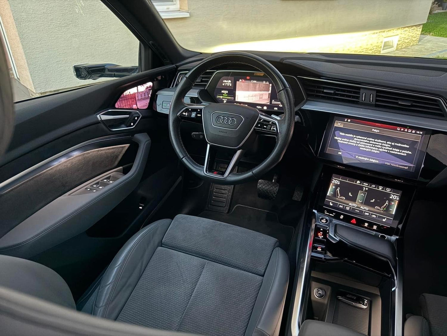 Audi E-tron 50 quattro S line