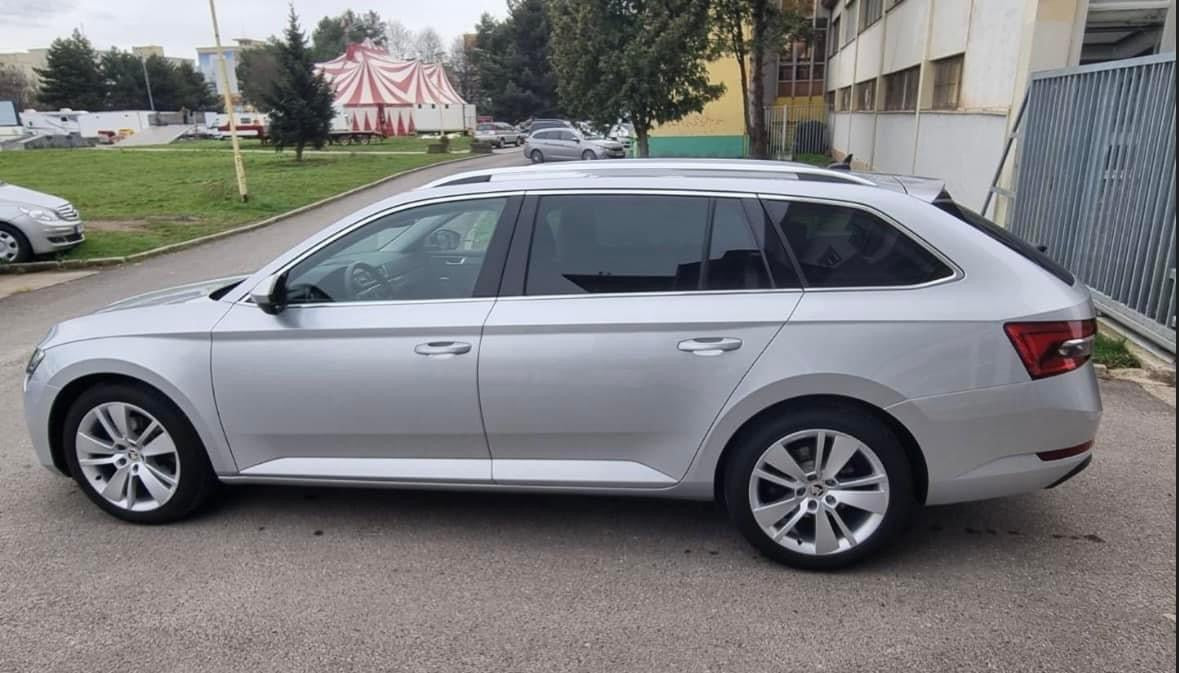Škoda Superb Combi 2.0 TDI DSG