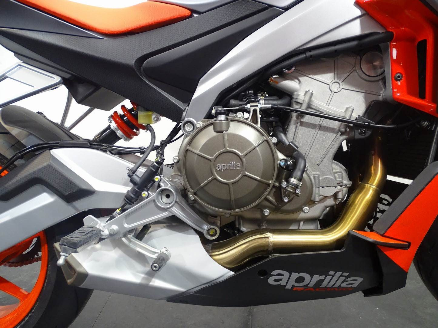 Aprilia TUONO 660 E5 IRIDIUM GREY