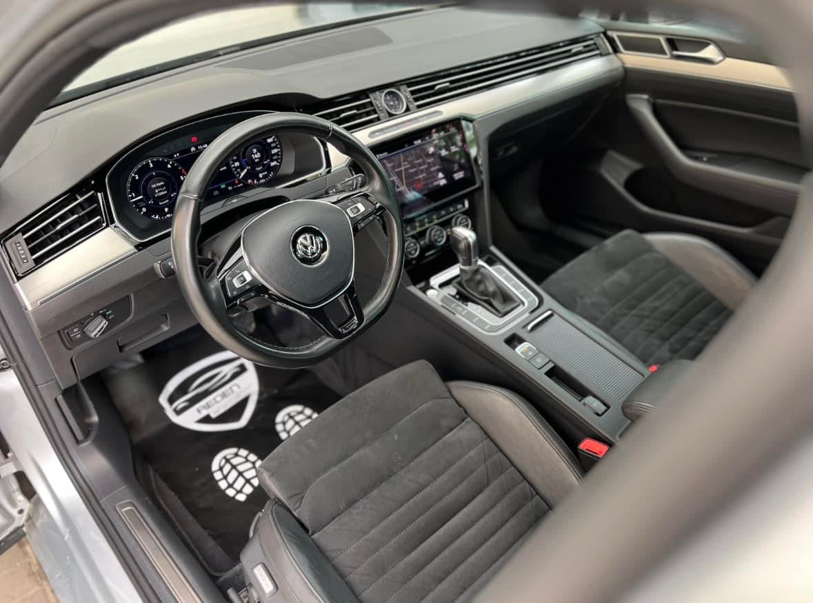 Volkswagen Passat Variant 2.0 TDI R-Line DSG