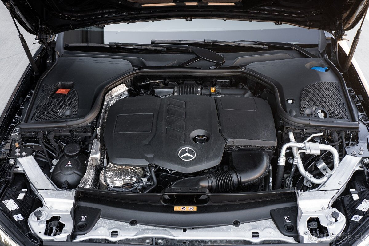 Mercedes-Benz E 220d AMG line Kombi