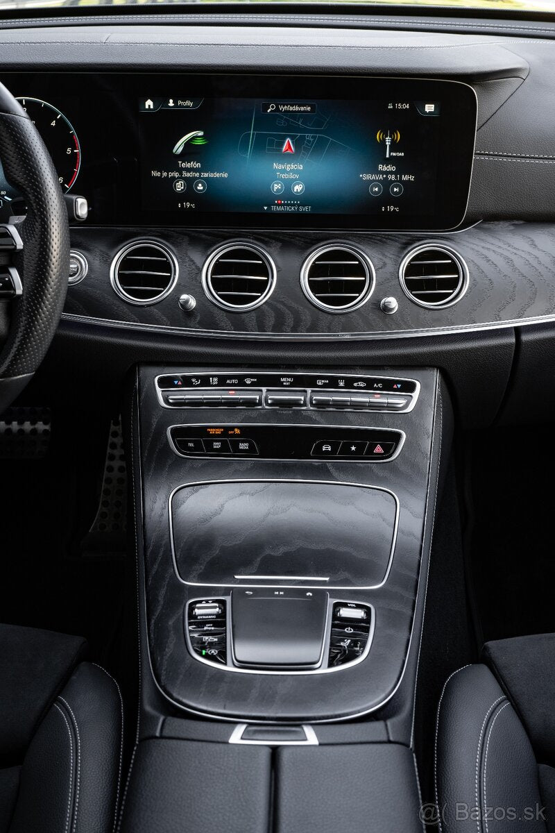 Mercedes-Benz E 220d AMG line Kombi