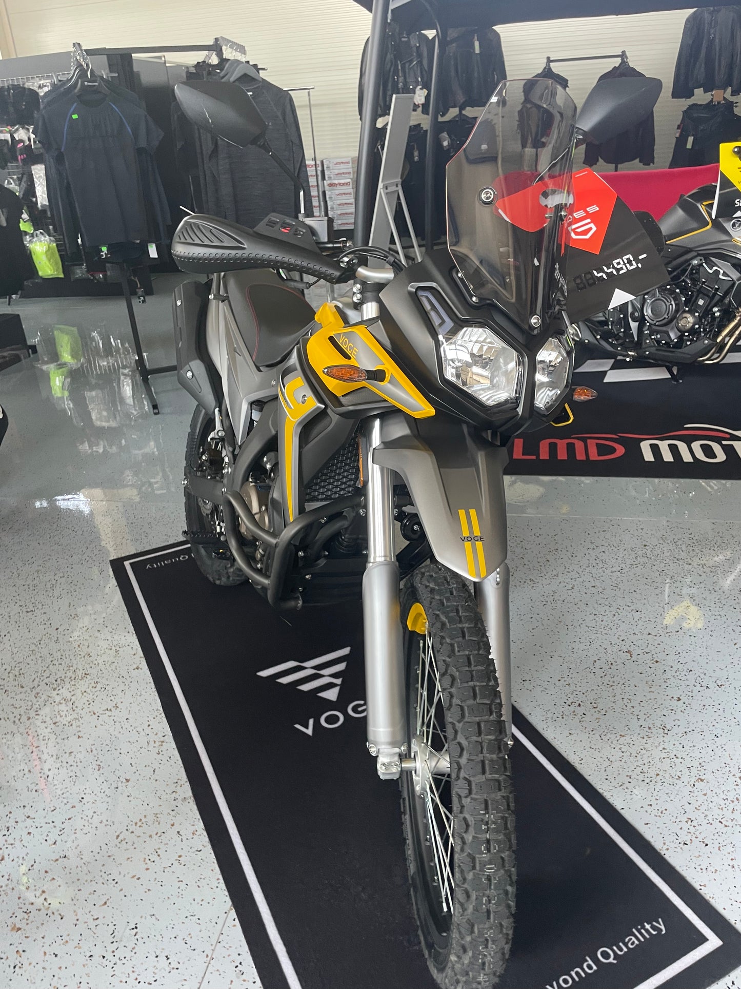 VOGE 300 RALLY