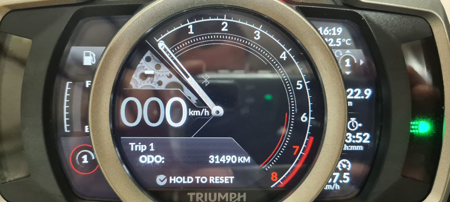 TRIUMPH ROCKET 3R