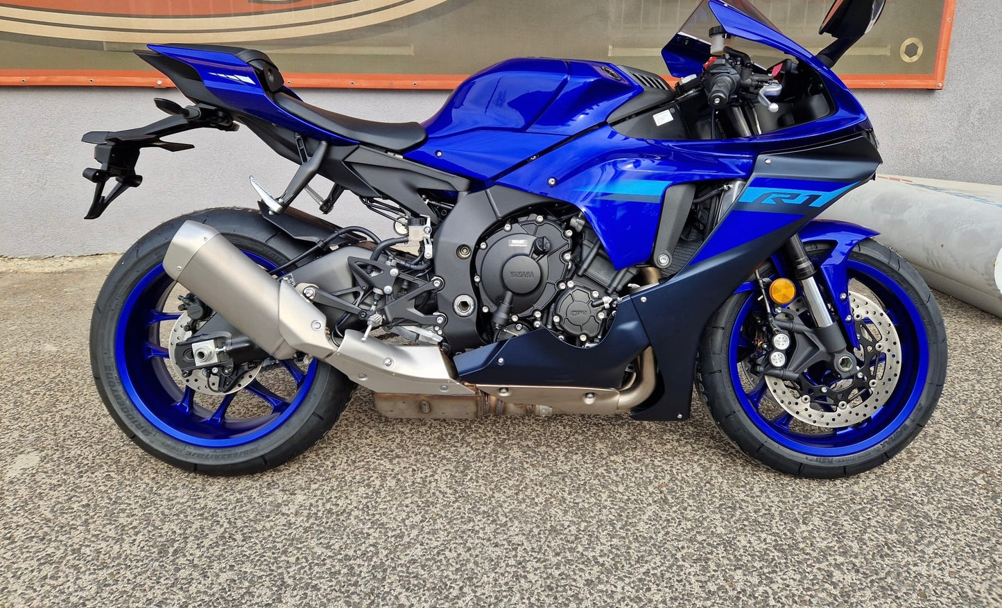Yamaha R1