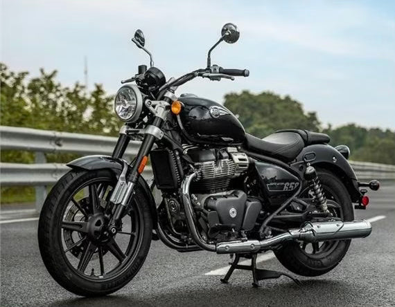ROYAL ENFIELD SUPER METEOR 650 ASTRAL BLACK