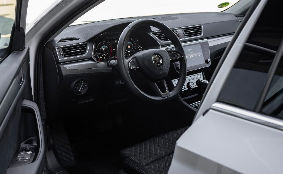 ŠKODA SUPERB COMBI TDI 140KW VIRTUAL COCPIT