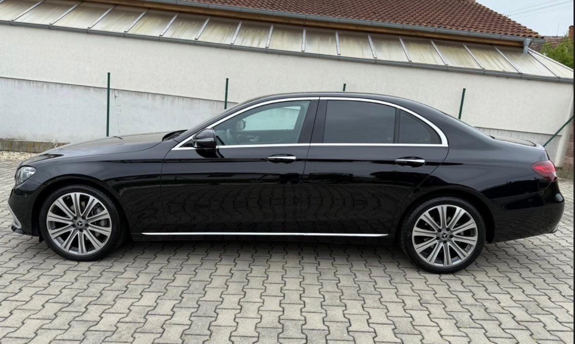 Mercedes-Benz E trieda Sedan 220 d EXCLUSIVE mHEV 4MATIC