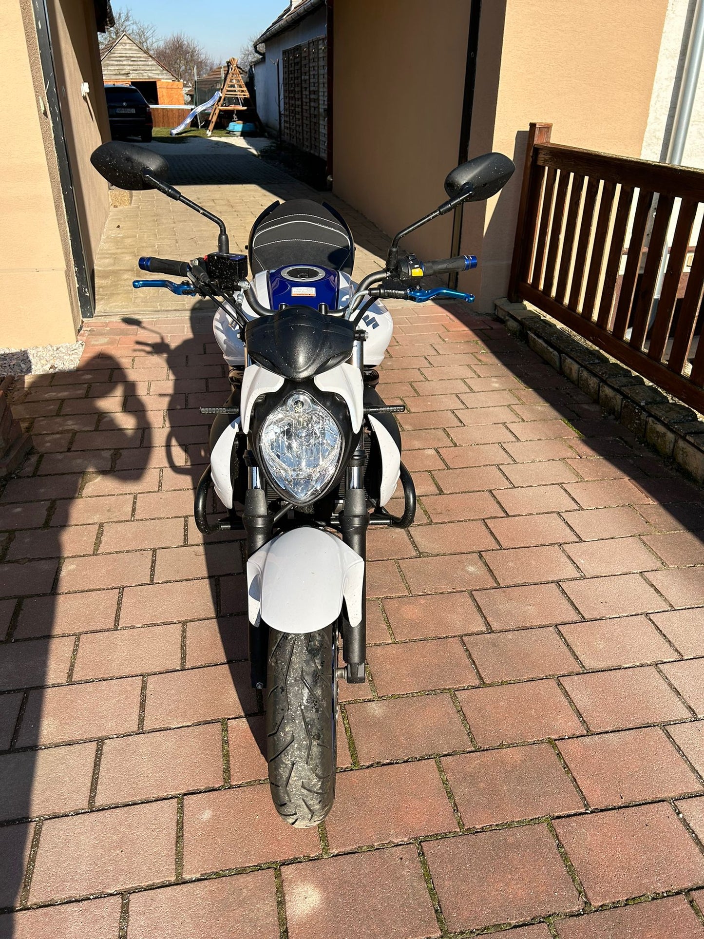 Suzuki Gladius SFV650