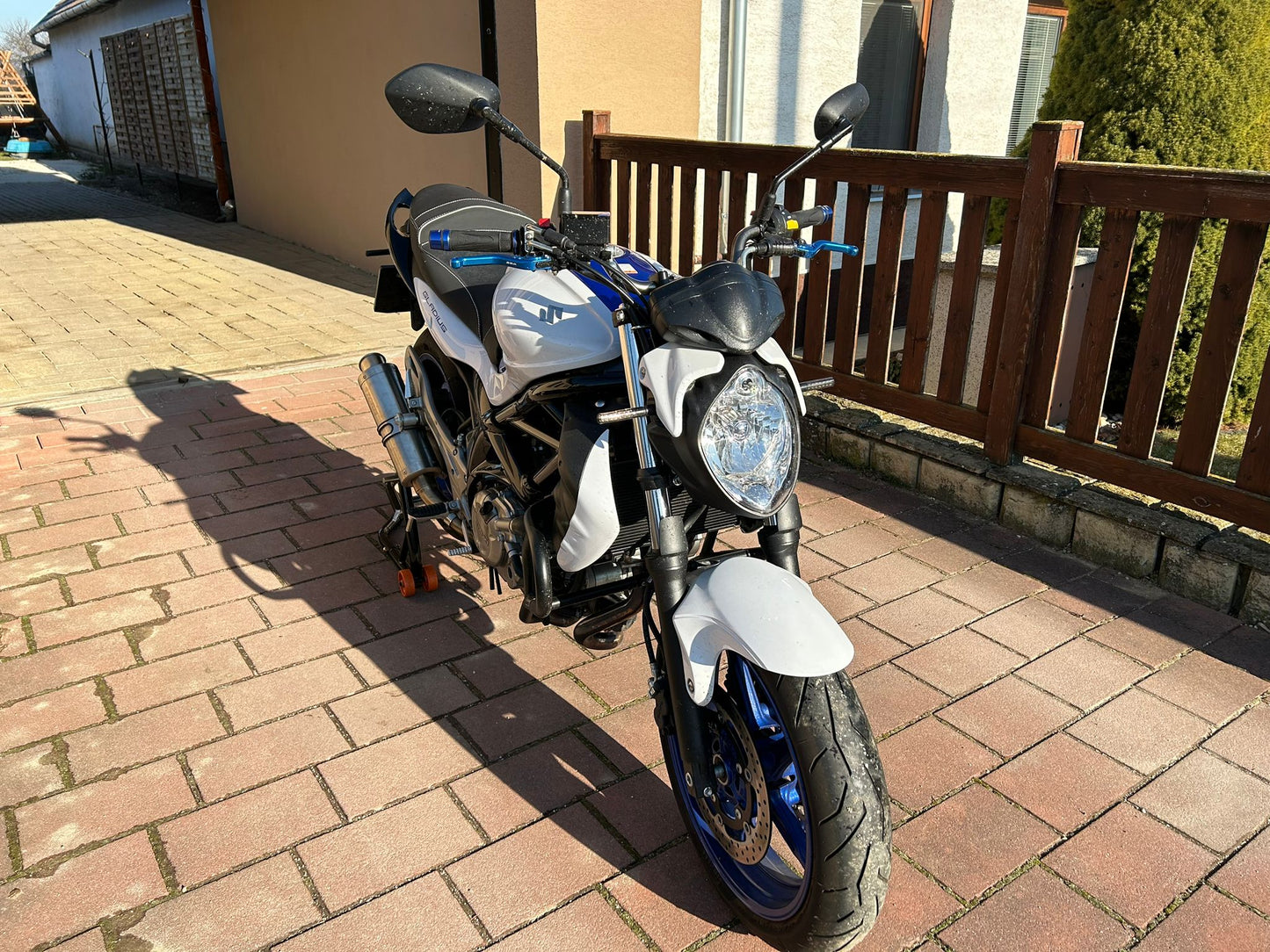 Suzuki Gladius SFV650