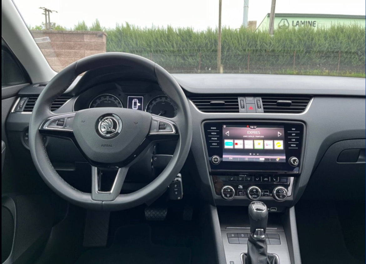 Škoda Octavia Combi 2,0TDI SOLEIL DSG 110 kW,A7,5dv.