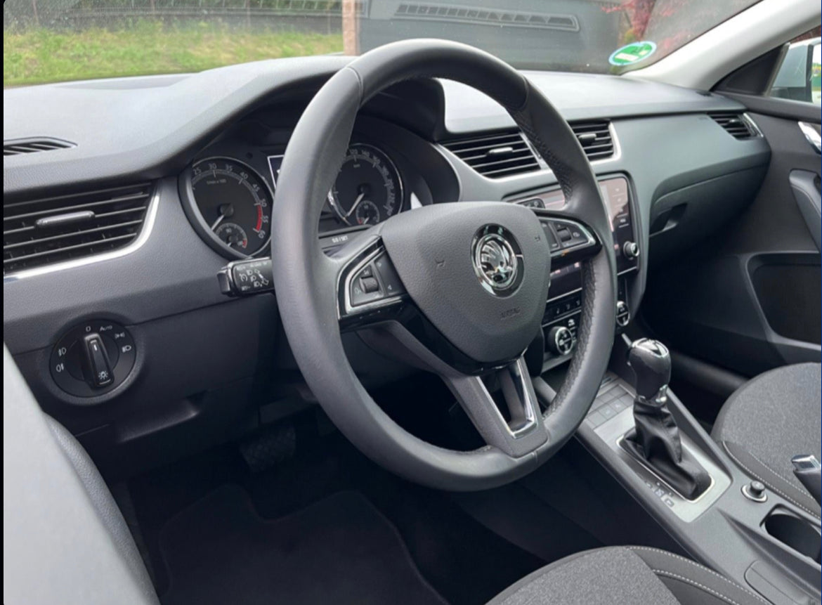Škoda Octavia Combi 2,0TDI SOLEIL DSG 110 kW,A7,5dv.