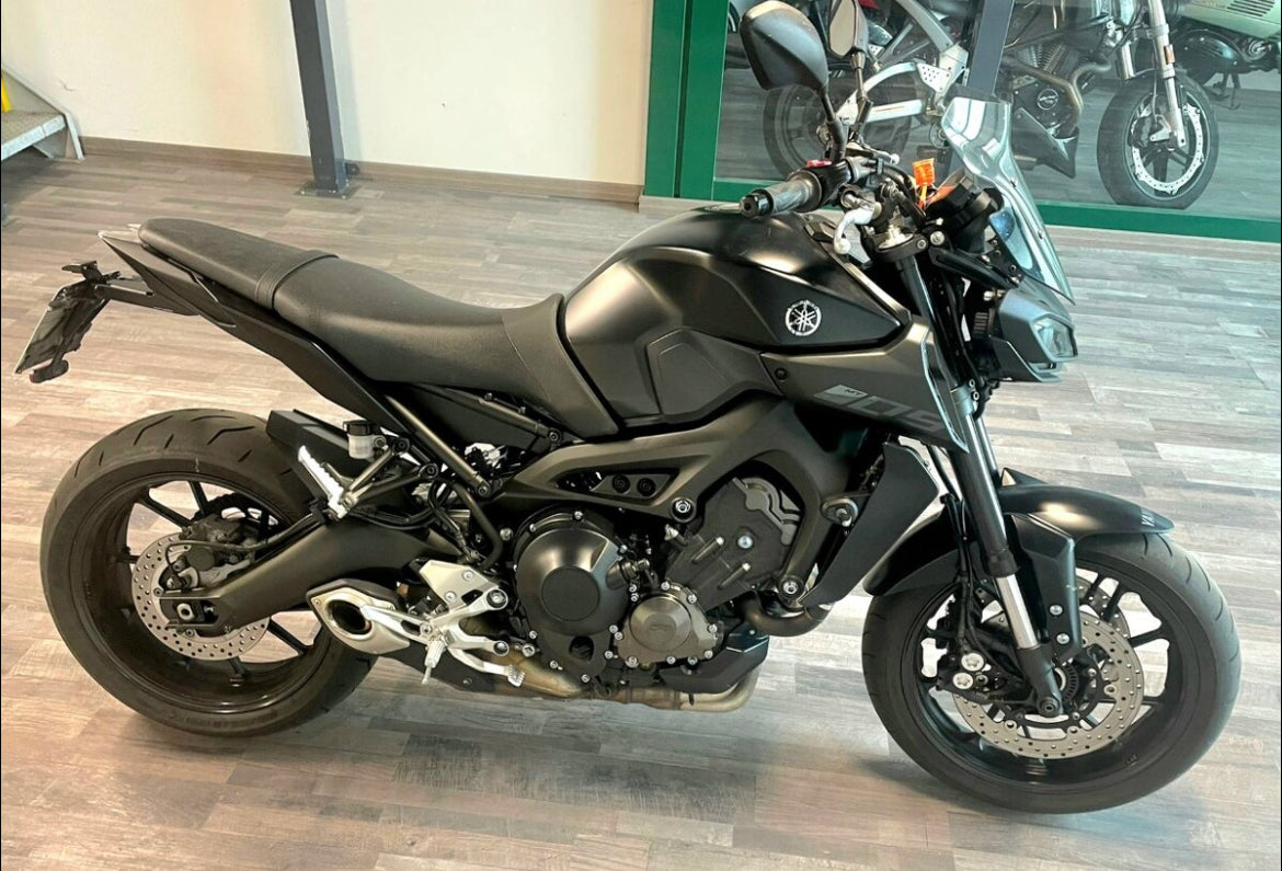 YAMAHA MT-09